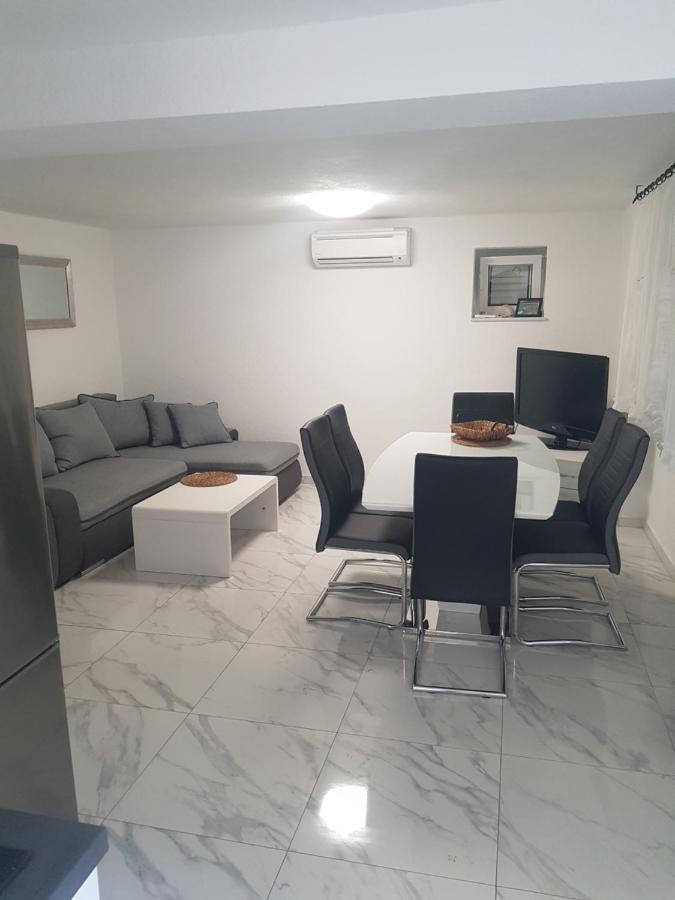 Apartment Jura Bilo Примоштен Экстерьер фото